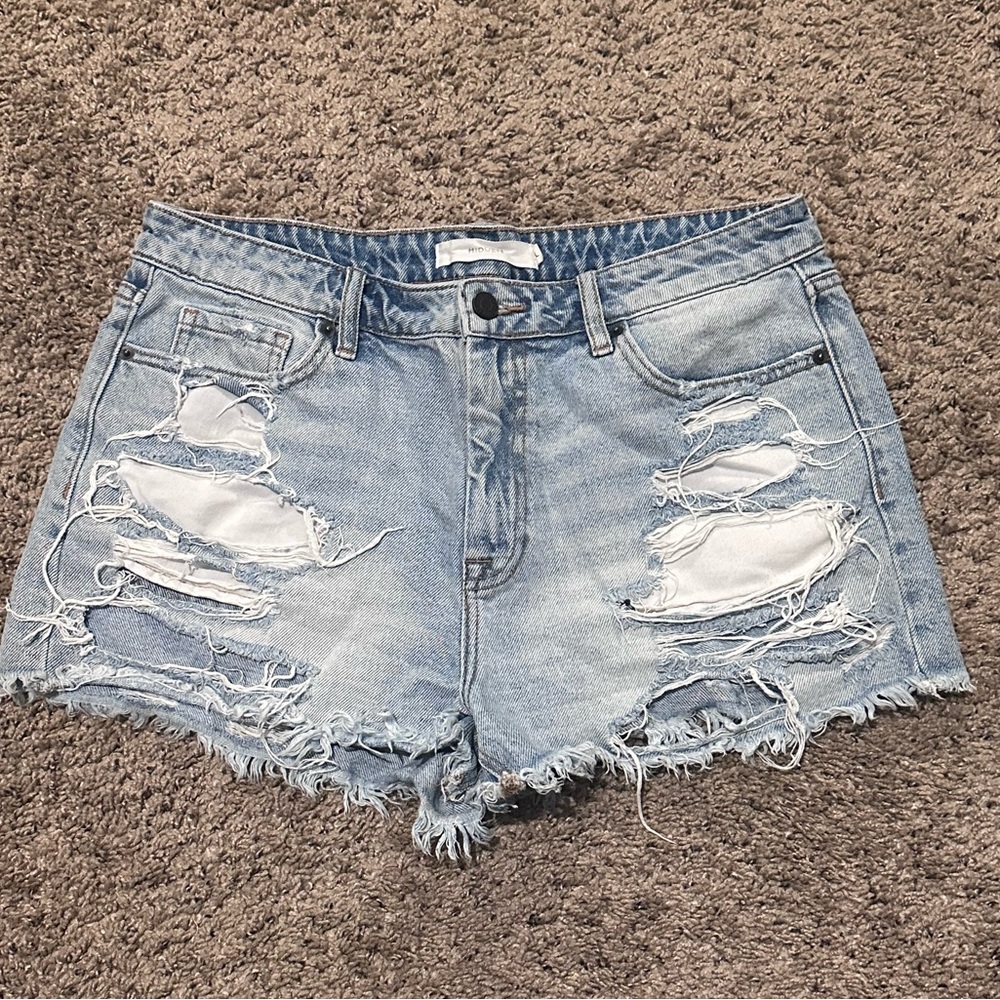 Hidden Distressed Short